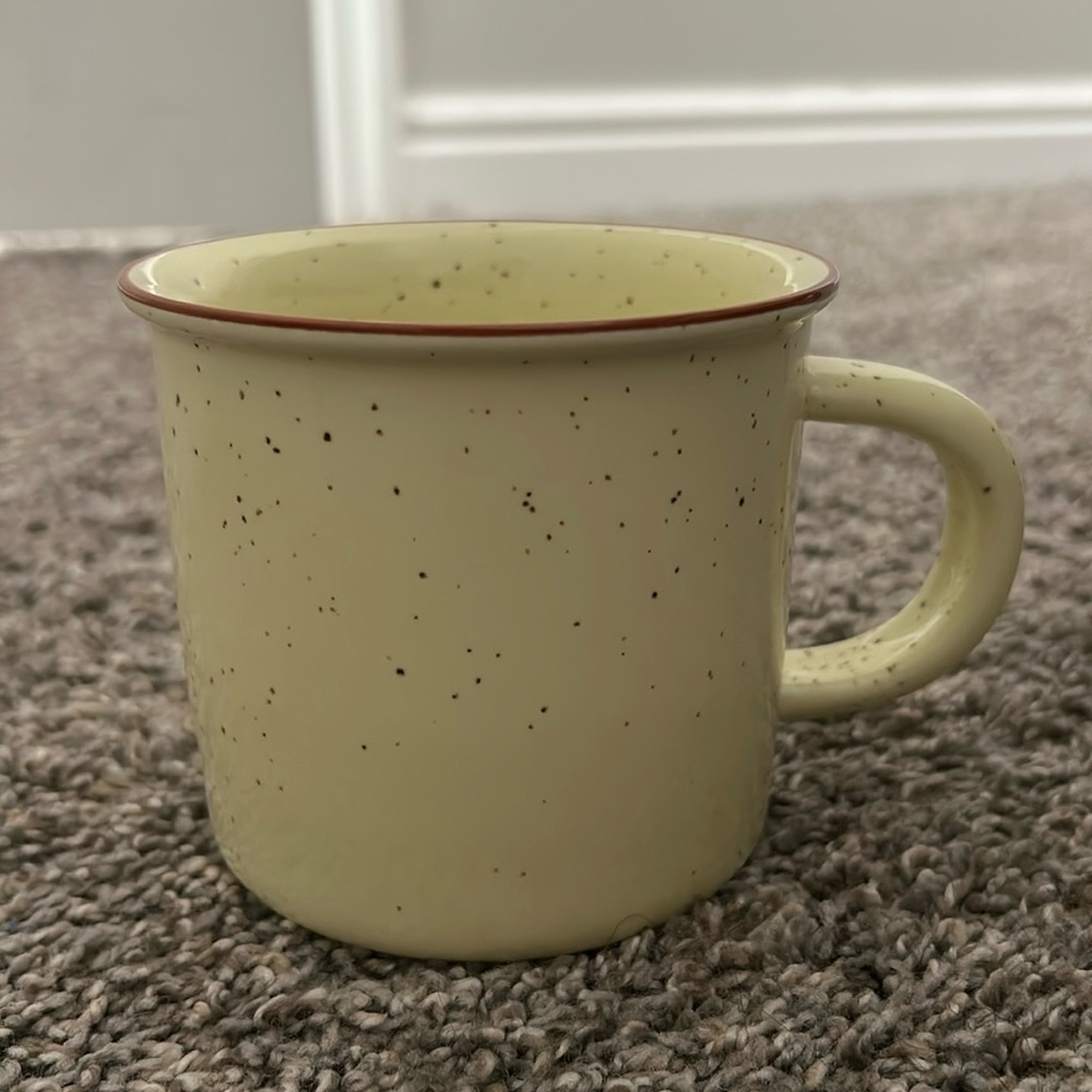 Comfify Yellow Camper Mug
